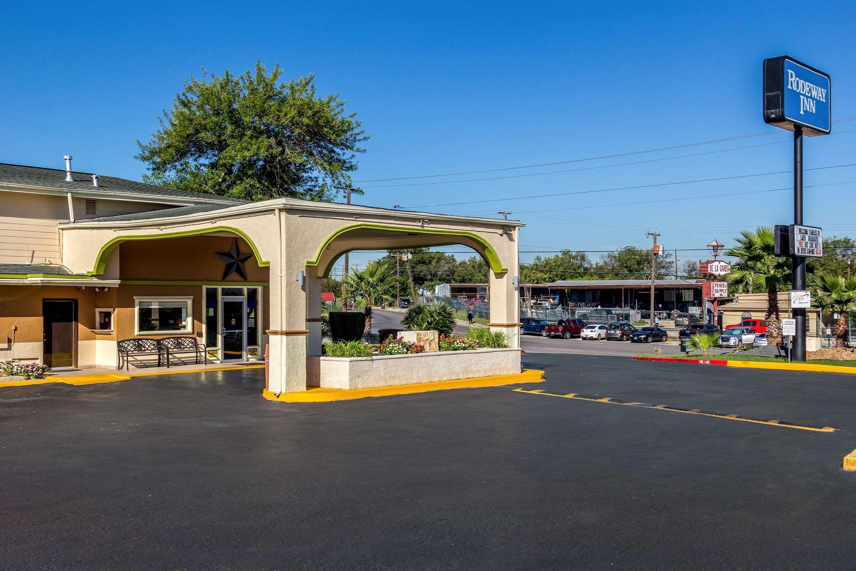 Rodeway Inn San Antonio Lackland Afb - Seaworld Екстер'єр фото